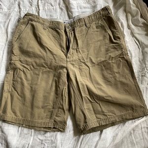 Men’s Columbia khaki shorts. Like new. Size 38.